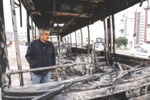 रुक नहीं रही हिंसा, और सख्त होता जा रहा अमेरिका : हालात और बिगड़े, ईरान से अपने नागरिकों को वापस लाएगा भारत, तैयारी में जुटा विदेश मंत्रालय