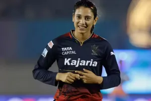 विमेंस प्रीमियर लीग : आरसीबी की दिल्ली पर जीत में स्मृति मंधाना शतक से चूकीं, हरमनप्रीत कौर का तोड़ा रिकॉर्ड 