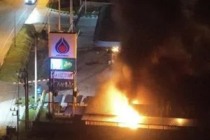 थाईलैंड में भीषण हादसा, पेट्रोल पंपों पर आगजनी और धमाकों में एक पुलिसकर्मी घायल, जांच शुरू