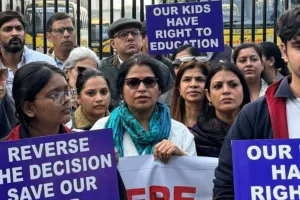 नीरजा मोदी स्कूल मान्यता विवाद : अधर में विद्यार्थियों का भविष्य, पढ़ाई के साथ बच्चों की मानसिक स्थिति को लेकर अभिभावकों की बढ़ी चिंता 