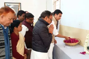 पीसीसी मुख्यालय पर श्रद्धांजलि कार्यक्रम का आयोजन, कांग्रेसजनों ने सुखाड़िया को पुष्पांजलि की अर्पित 