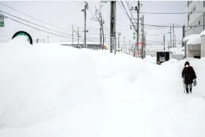 जापान में रिकॉर्ड बर्फबारी से कई लोगों की मौत : करीब 600 लोग गंभीरता से घायल, दिखी दूसरी लहर