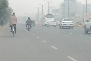 प्रदेश में सर्दी के कारण घना कोहरा : विजिबिलिटी 30 मीटर से भी कम, बारिश की संभावना
