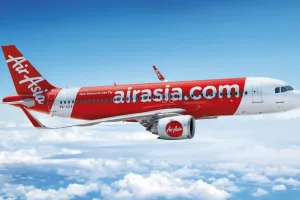 एयर एशिया का विमान हवा में लगाने लगा गोल चक्कर : 38 हजार फीट पर थमी लोगों की सांसें, अचानक दिशा बदलने से यात्रियों में घबराहट 