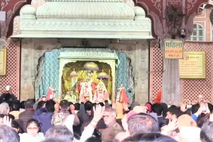 गोविंद देव जी मंदिर में शुरू हुआ फागोत्सव, एक घंटे तक होंगे रंग-रंगीले दर्शन