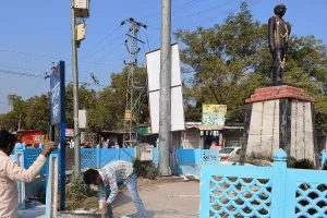 असर खबर का - अम्बेडकर सर्किल पर तोड़ी जालियां, तुरंत मरम्मत