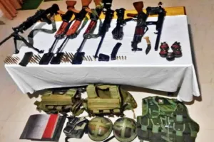 सुरक्षा बलों को मणिपुर में मिली बड़ी सफलता: हथियार, गोला-बारूद और अन्य विस्फोटक सामग्री बरामद, तलाशी अभियान जारी