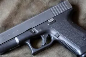 सुरक्षा तंत्र को नई ताकत: प्रदेश के हर थानाप्रभारी को दी जा रही ऑस्ट्रिया मेड ‘ग्लॉक’ पिस्टल, भरोसे, तकनीक और ताकत का नाम है ग्लॉक पिस्टल