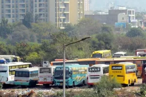 निजी बसों की हड़ताल : पोलोविक्ट्री में ऑपरेटरों का धरना जारी, आमजन परेशान