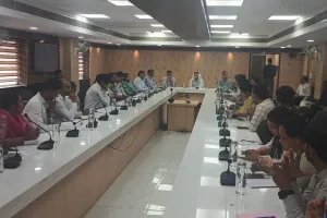 होली के त्यौहार पर सफाई व्यवस्था को लेकर दिये अधिकारियों को निर्देष