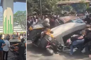 मुंबई में भीषण हादसा: चलती ऑटो-कार पर गिरा निर्माणाधीन मेट्रो का स्लैब; 1 की मौत 4 अन्य घायल