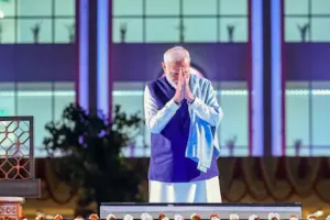 प्रधानमंत्री मोदी ने किया असम में 3000 करोड़ रुपये के पुल,आईआईएम गुवाहाटी और प्रमुख परियोजनाओं का उद्घाटन, प्रधानमंत्री ई-बस सेवा की दी सौगात