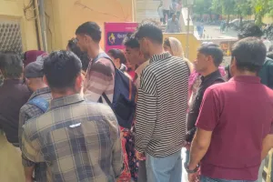 सर्वर डाउन होने से पर्यटक हुए परेशान, मैनुअल टिकट से हो रहा प्रवेश