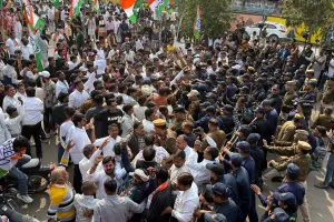 खिलाड़ियों की मांगों को लेकर कांग्रेस कार्यकर्ताओं का प्रदर्शन, पुलिस ने वाटर कैनन से पानी छोड़कर किया तितर-बितर