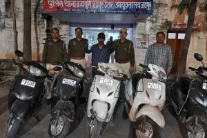 पुलिस थाना ब्रह्मपुरी की बड़ी कार्रवाई : शातिर वाहन चोर गिरफ्तार, पांच स्कूटी बरामद