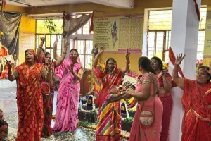 श्री कनक बिहारी जी का 42वां पाटोत्सव मनाया, फुल बंगला झांकी सजाकर लड्डुओं का लगाया भोग 