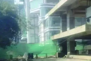 नोएडा में निर्माणाधीन इमारत में शटरिंग गिरने से बड़ा हादसा : 7वीं मंजिल पर काम कर रहे 2 मजदूरों की नीचे गिरने से मौत, एक गंभीर घायल