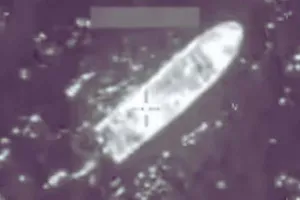 पूर्वी प्रशांत महासागर में कथित ड्रग तस्कर नाव पर अमेरिका का हमला : 3 लोगों की मौत, तस्करी अभियान में लगा था जहाज