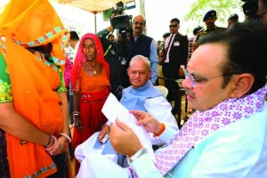 भजनलाल शर्मा ने चाय की थड़ी पर किया लोगों से संवाद : युवाओं को दी शिक्षा और कौशल विकास के प्रति जागरूक रहने की प्रेरणा, आमजन की सुनीं समस्याएं