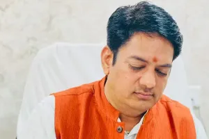 लंबित छात्रवृत्ति प्रकरणों का शीघ्र होगा निस्तारण : अविनाश गहलोत ने दिए निर्देश, कहा- प्राथमिकता से निपटाए जाएं सभी प्रकरण