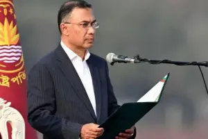 बांग्लादेश हिंसा को लेकर स्वामी अधोक्षजानंद ने उठाई हिंदुओं की सुरक्षा की मांग, कहा नई सरकार की हो प्राथमिकता