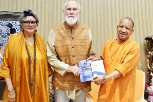 डॉ. डेविड फ्रॉले ने की सीएम योगी आदित्यनाथ से मुलाकात, आयुर्वेद व सनातन संस्कृति पर हुई चर्चा, बोलें-राजनीति का शुद्धिकरण कर रहे सीएम 