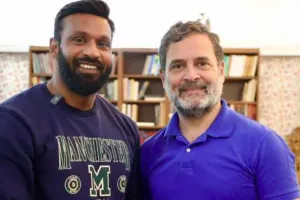 राहुल गांधी ने मोहम्मद दीपक को लगाया गले, बोले-साहस की लौ हर युवा में जलनी चाहिए