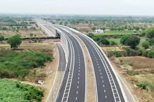 जयपुर से जुड़े विभिन्न हाईवे पर टोल महंगे : भारी वाहनों पर 5 से 20 रुपए तक की बढ़ोतरी, जानें कब से लागू होगी नई दरें