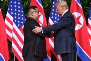 किम जोंग उन का दावा: बोलें अमेरिका शत्रुतापूर्ण नीति छोड़ उत्तर कोरिया के परमाणु राष्ट्र संपन्न दर्जा स्वीकार कर ले, तो सुधर सकते हैं संबंध 