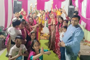 श्याम भजन संध्या में झूमे भक्त, फूलों की होली संग फागोत्सव की धूम