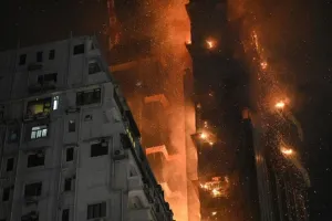 स्पेन में भीषण हादसा: आग लगने से 5 लोगों की दर्दनाक मौत 4 अन्य घायल