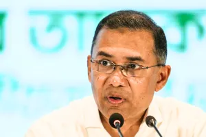 तारिक रहमान ने एक हिंदू और एक बौद्ध को बनाया मिनिस्टर : कौन हैं निताई रॉय चौधरी और दीपेन दीवान, दोनों ने कैबिनेट मंत्री के तौर पर ली शपथ