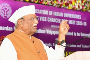 एआईयु की वेस्ट जोन वाइस चांसलर्स मीट 2025-26 का शुभारंभ, राज्यपाल बागडे- वैश्विक प्रतिस्पर्धा के दौर में भारत को आत्मनिर्भर बनाने में विश्वविद्यालयों की भूमिका महत्वपूर्ण 