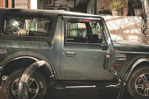 नशे में धुत चालक ने तेज रफ्तार थार से सड़क पर बरपाया कहर : पांच गाड़ियों को मारी टक्कर, दो जने घायल