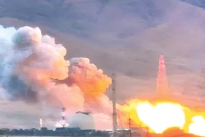 ट्रम्प ने ईरान के ऊर्जा संयंत्र पर हमले को 10 दिनों के लिए किया स्थगित : ईरानी सरकार के अनुरोध पर किया फैसला, ईरान ने मिसाइल पर लिखा ‘थैंक्यू इंडिया’