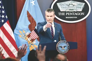 अमेरिका का दावा : ईरान की सैन्य क्षमता खत्म, हेगसेथ बोले- मिसाइल और ड्रोन हमलों में आई गिरावट; हताशा में रोक रहा होर्मुज स्ट्रेट