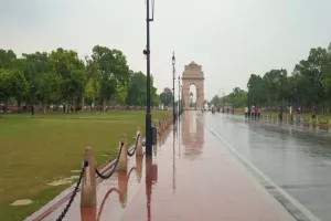 दिल्ली में गरज के साथ तेज हवाएं चलने का अनुमान : खराब श्रेणी में वायु गुणवत्ता, बारिश ले सकती है व्यापक रुप