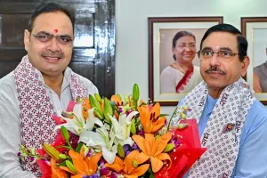 नई दिल्ली में मुख्यमंत्री भजनलाल शर्मा की केंद्रीय मंत्री प्रह्लाद जोशी से मुलाकात, विकास मुद्दों पर चर्चा