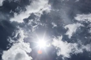 Weather Update : प्रदेश में बदला मौसम, पारा गिरने से गर्मी से राहत, जानें आने वाले दिनों में कैसा रहेगा मौसम 