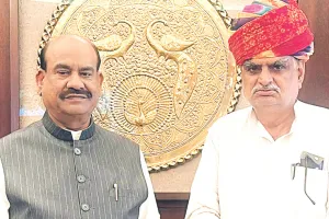 खर्रा ने दिल्ली में केन्द्रीय मंत्रियों से की मुलाकात : प्रदेश के विकास से जुड़े मुद्दों पर की महत्वपूर्ण चर्चा, यातायात व्यवस्था को अधिक सुचारु करवाने का किया आग्रह