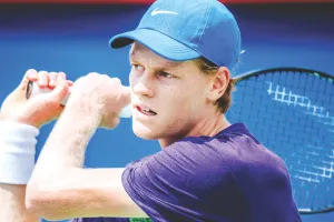 मियामी टेनिस : जैनिक सिनर ने जीत के साथ रचा इतिहास, दानिल मेदवेदेव हुए उलटफेर का शिकार