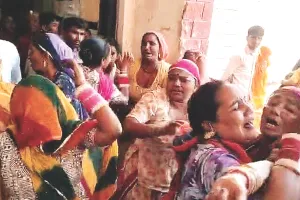 केमिकल फैक्ट्री में हादसा : टैंक की सफाई करने उतरे 3 मजदूरों की मौत, जहरीली गैस ने ली जान; बिना पर्याप्त सुरक्षा उपकरणों के टैंक में उतारा