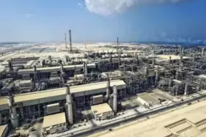 कतर के गैस हब ईरान के हमले से बढ़ी हलचल : एलएनजी उत्पादन और सप्लाई अस्थायी रूप से रोकी, भारत पर पड़ेगा सीधा असर