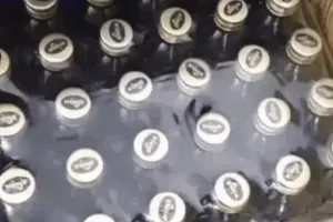 गोदाम पर छापा : कोरेक्स कफ सिरप और नशीली दवाओं का जखीरा बरामद, जानें पूरा मामला 