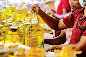 मिडिल ईस्ट तनाव से महंगा हुआ तड़का, खाद्य तेलों की कीमतों में बढ़ोतरी से बिगड़ा बजट