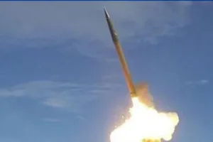 सऊदी अरब का दावा : तेल क्षेत्र और एयरपोर्ट पर हमले की कोशिश की नाकाम, बैलिस्टिक मिसाइल को मार गिराया