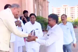 टीकाराम जूली बने कर्तव्य और संवेदना का उदाहरण, माता के निधन के बाद आज पहुंचे विधानसभा 