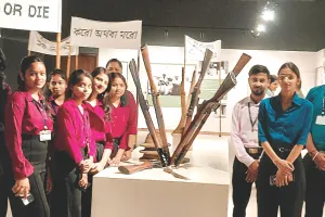 एमजेआरपी यूनिवर्सिटी के विद्यार्थियों ने किया गांधी वाटिका में शैक्षणिक भ्रमण : गांधी के जीवन दर्शन, सत्य, प्रेम और अहिंसा के शाश्वत मूल्यों से रूबरू हुए विद्यार्थी