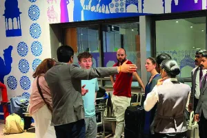 ईरान–इजरायल तनाव का असर : खाड़ी देशों की कई फ्लाइट्स रद्द, यात्रियों को एयरपोर्ट पर करना पड़ा घंटों इंजतार