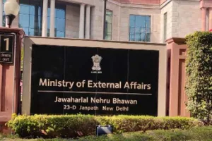 पश्चिम एशिया के हालात को देखते हुए विदेश मंत्रालय ने बनाया विशेष नियंत्रण कक्ष : खाड़ी देशों में भारतीय दूतावासों के लिए टोल फ्री नम्बर जारी, भारत ने किया विवादों का बातचीत और कूटनीति से समाधान करने का आह्वान